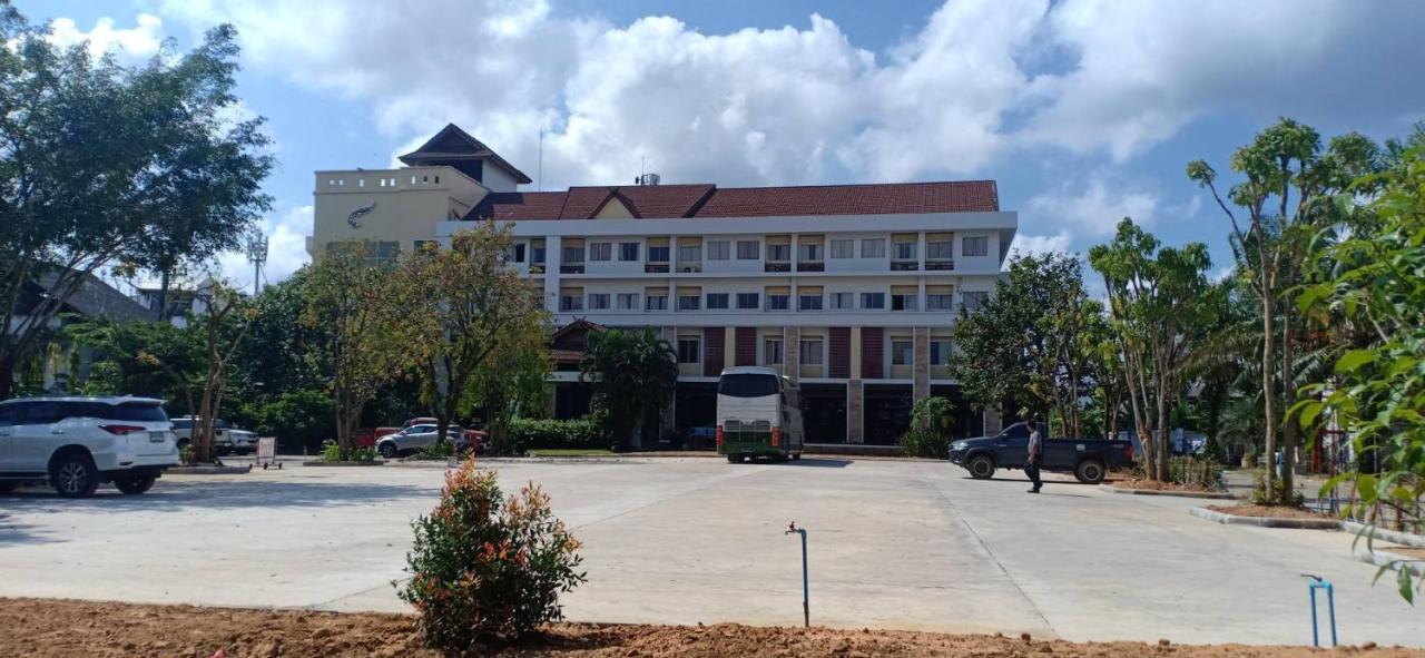 Nana Buri Hotel Chumphon Exterior foto