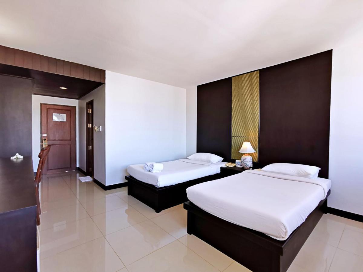 Nana Buri Hotel Chumphon Exterior foto