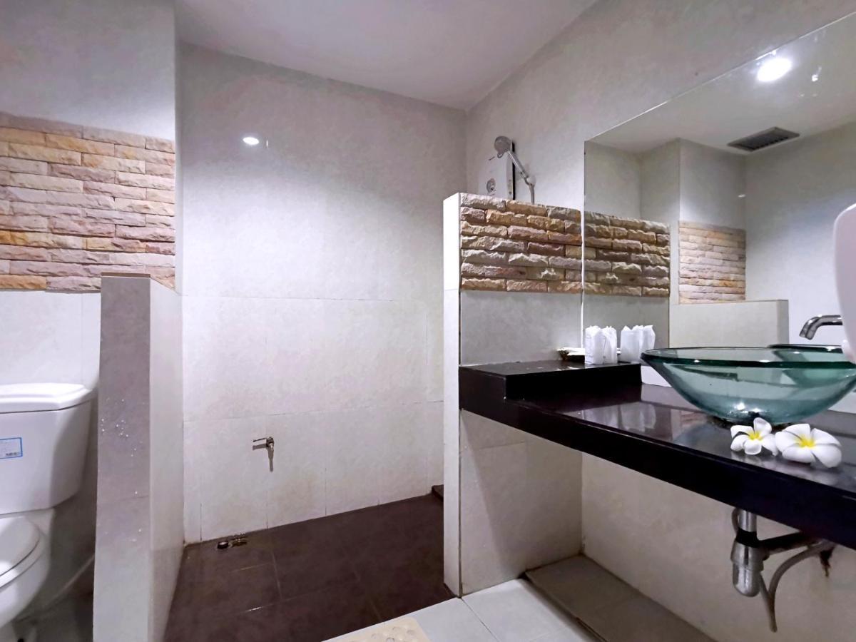 Nana Buri Hotel Chumphon Exterior foto